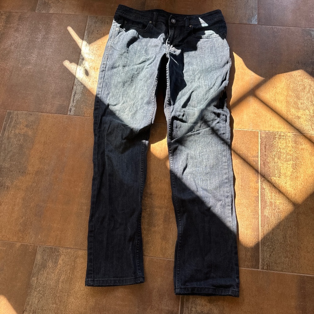 Men’s 32 by 32 buffalo slimStraight jeans